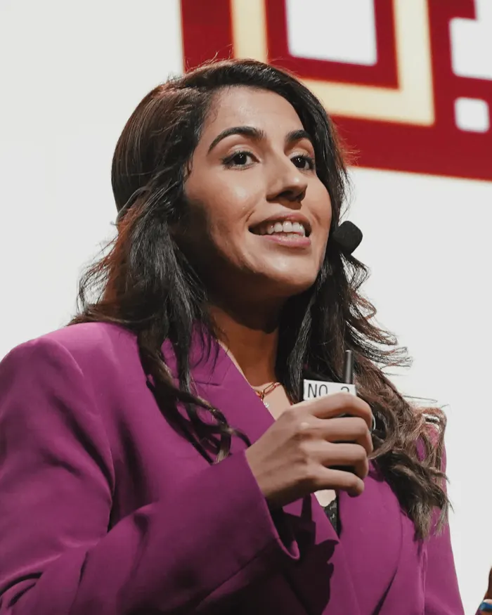 Affiliate World Asia speaker presenting on stage